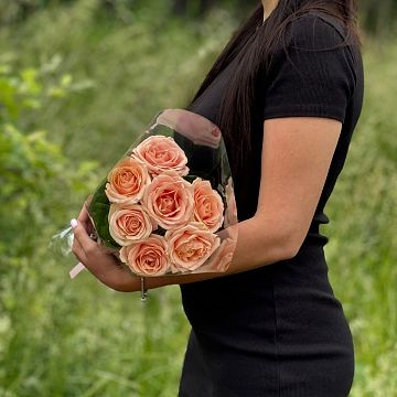 Букет из 7 нюдовых роз Букет из 7 нюдовых роз