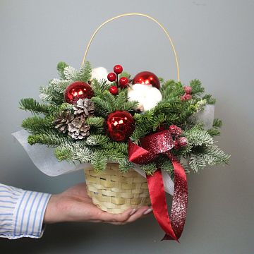 Зимний лес в корзине