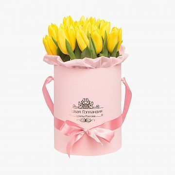 25 желтых тюльпанов в розовой маленькой шляпной коробке №533 25 желтых тюльпанов в розовой маленькой шляпной коробке №533