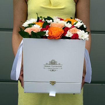 Коробка квадратная большая белая Акция Коробка квадратная большая белая Акция