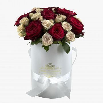 Композиция Искренность души в маленькой шляпной коробке