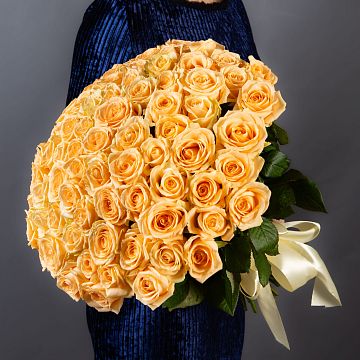 Букет 75 кремовых роз 40 см