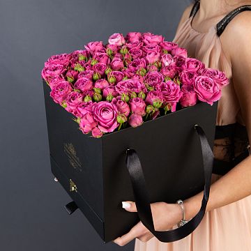 Красная коробка-шкатулка с розовой кустовой пионовидной розой №624 Красная коробка-шкатулка с розовой кустовой пионовидной розой №624