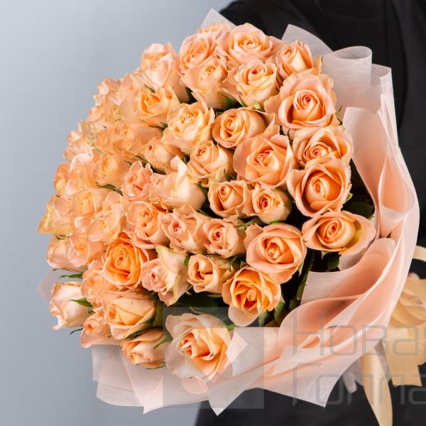 Букет 51 кремово-розовая роза Кения 40 см  в упаковке