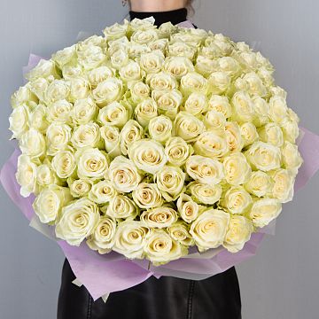 Букет 101 белая роза Кения  40 см  в упаковке