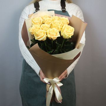 Букет 11 кремовых роз  60 см Букет 11 кремовых роз  60 см