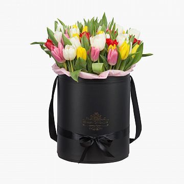 59 тюльпанов микс в большой черной шляпной коробке №518 59 тюльпанов микс в большой черной шляпной коробке №518