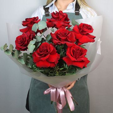 Букет 7 красных французских роз