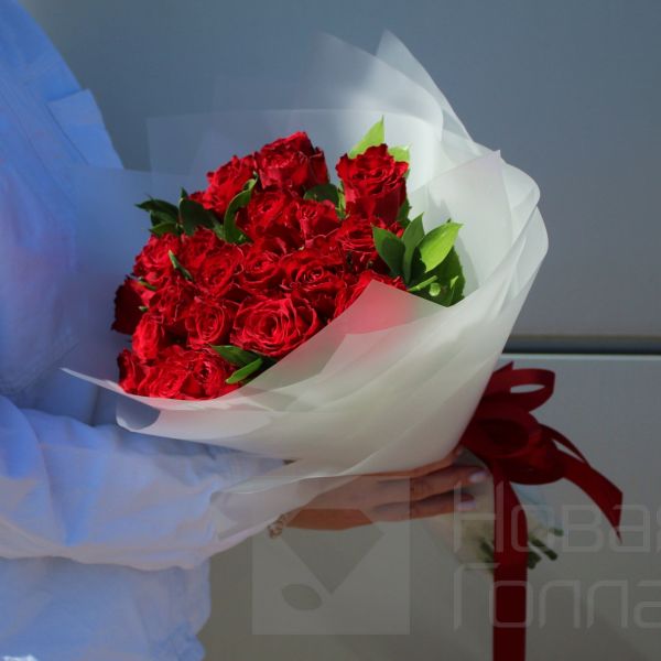 21 красная роза 40 см Кения