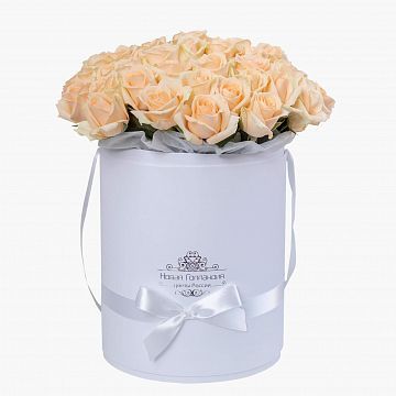 51 Кремовая роза в большой белой шляпной коробке №186 51 Кремовая роза в большой белой шляпной коробке №186