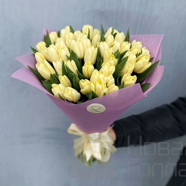 Букет 51 кремовый тюльпан