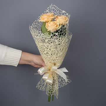 Букет из 3 кремовых роз (14) Букет из 3 кремовых роз (14)