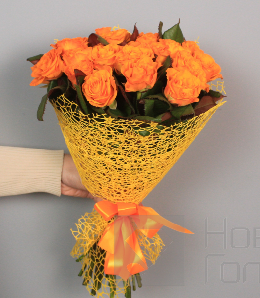 Букет 21 оранжевая роза 50см