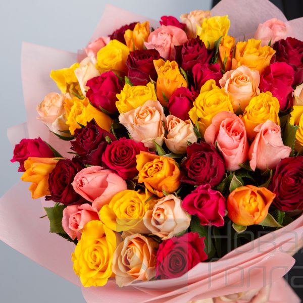 Букет 51 роза ассорти 40 см Кения