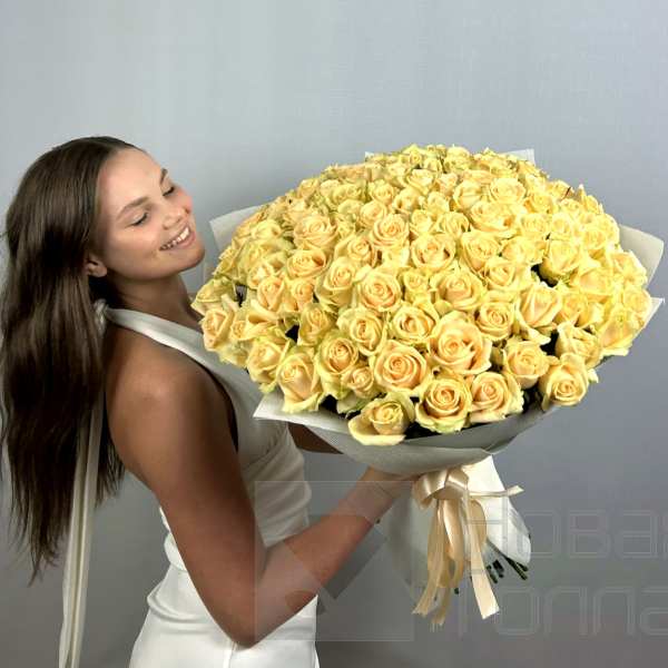 Букет 101 кремовая  роза 70 см