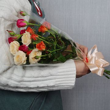 Букет из 3 кустовых роз ассорти-1 Букет из 3 кустовых роз ассорти-1