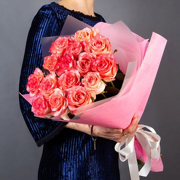 Букет 15 розовых роз с каймой  50см.