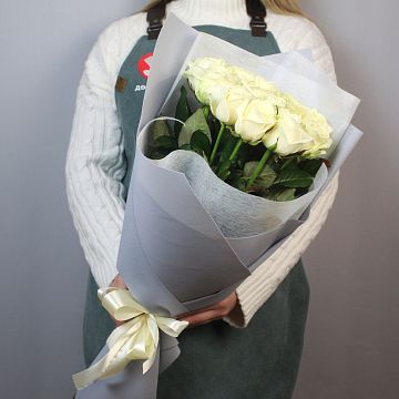 Букет 11 белых роз 60 см