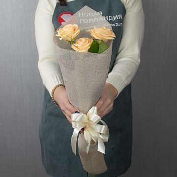 Букет из 3 кремовых роз (19) Букет из 3 кремовых роз (19)