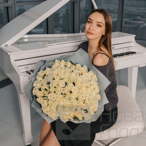 Букет Королевы 101 белая роза 60 см