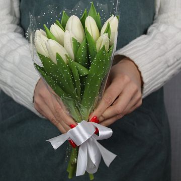 Букет 9 белых тюльпанов-7
