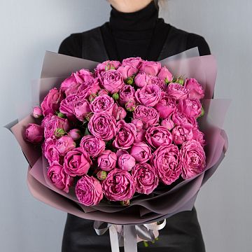 Букет из 17 розовых кустовых пионовидных роз 40 см Букет из 17 розовых кустовых пионовидных роз 40 см