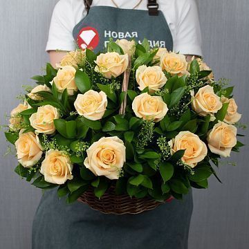25 кремовых роз в корзине LUX 25 кремовых роз в корзине LUX