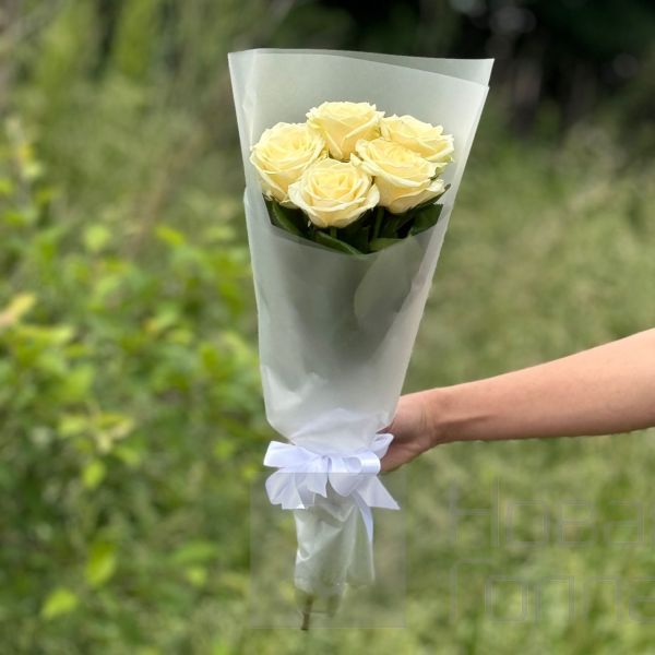 Букет из 5 белых роз (9)