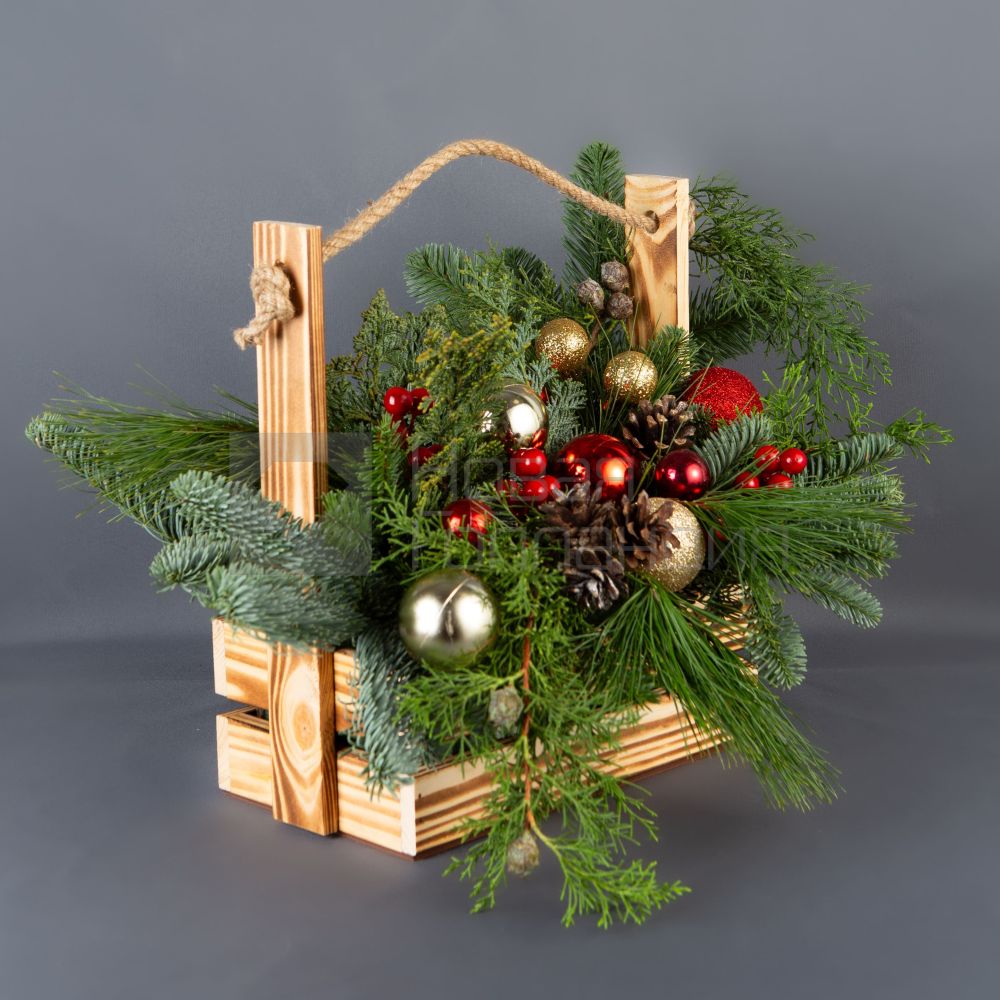 Композиция в деревянном ящике «Лесное Рождество»