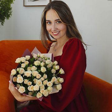 Букет 21 кремовая кустовая роза Букет 21 кремовая кустовая роза