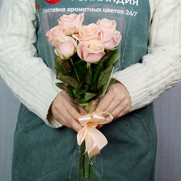 Букет из 7 нюдовых роз Букет из 7 нюдовых роз