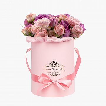 Пионовидные кустовые розы микс в розовой шляпной коробке №741 Пионовидные кустовые розы микс в розовой шляпной коробке №741