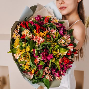 Букет 25 альстромерий микс Букет 25 альстромерий микс