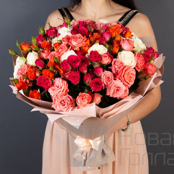 Букет 27 кустовых роз ассорти
