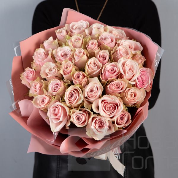 Букет 35 нюдовых роз Кения  40 см в  упаковке