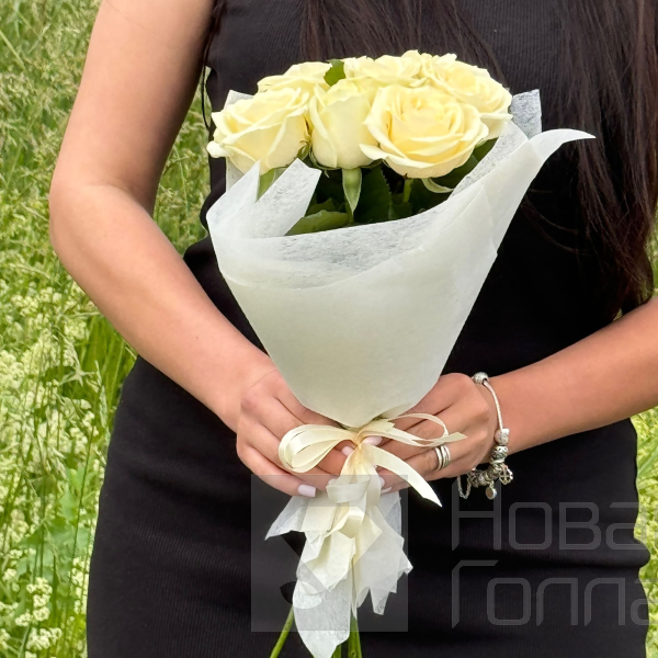 Букет из 7 белых роз (5)