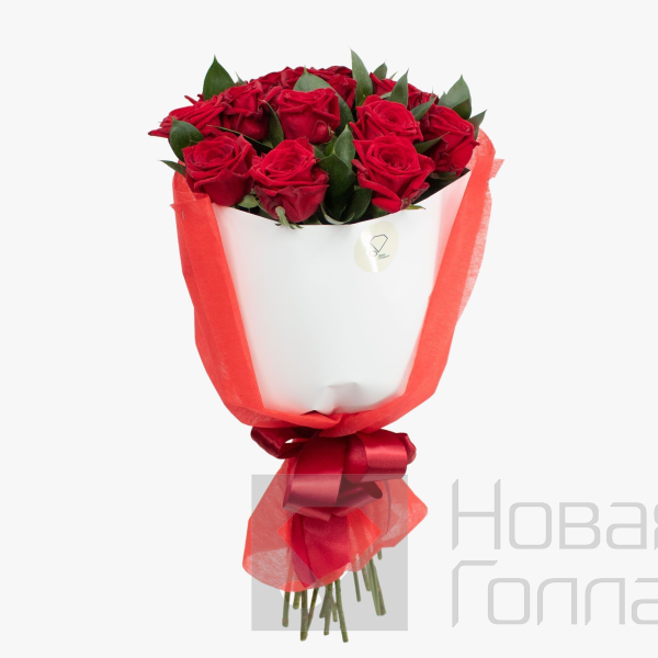 Букет 15 красных роз с декором 50 см