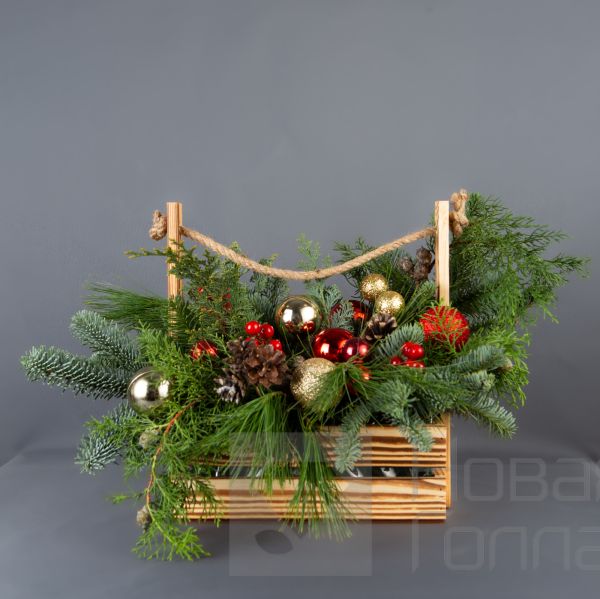 Композиция в деревянном ящике «Лесное Рождество»