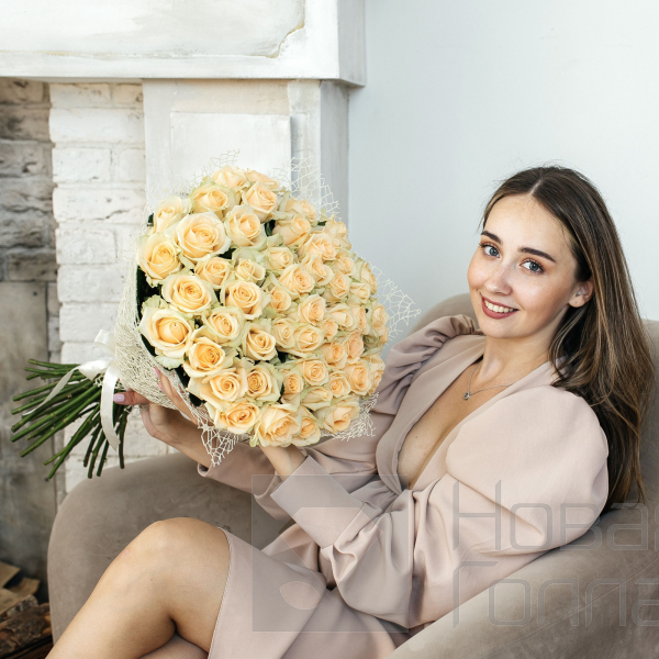 Букет 51 кремовая  роза 70 см