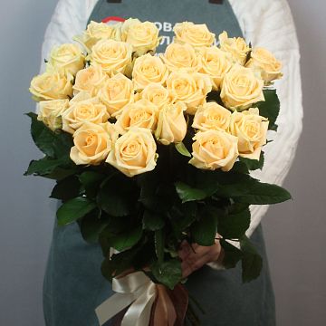 Букет из 25 кремовых роз 60см Букет из 25 кремовых роз 60см