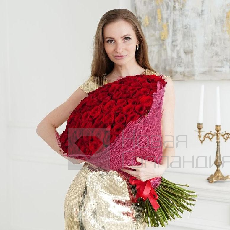 Букет 101 красная роза 70см