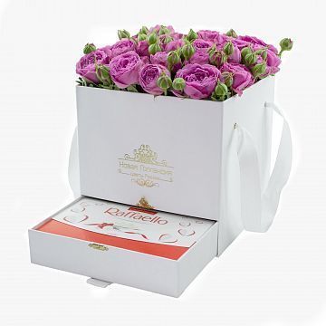 Белая коробка-шкатулка с розовой кустовой пионовидной розой №625 Белая коробка-шкатулка с розовой кустовой пионовидной розой №625