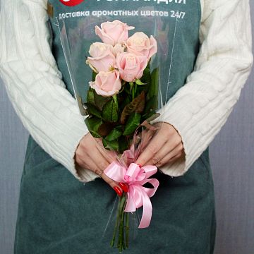 Букет из 5 нюдовых роз Букет из 5 нюдовых роз