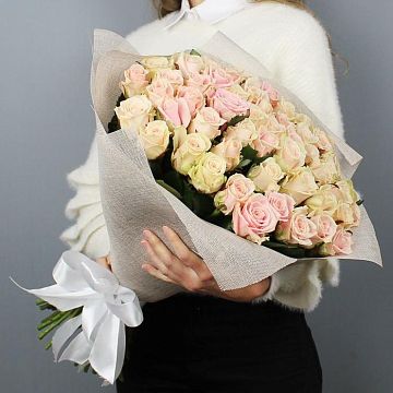 Букет 51 нюдовая роза 50см