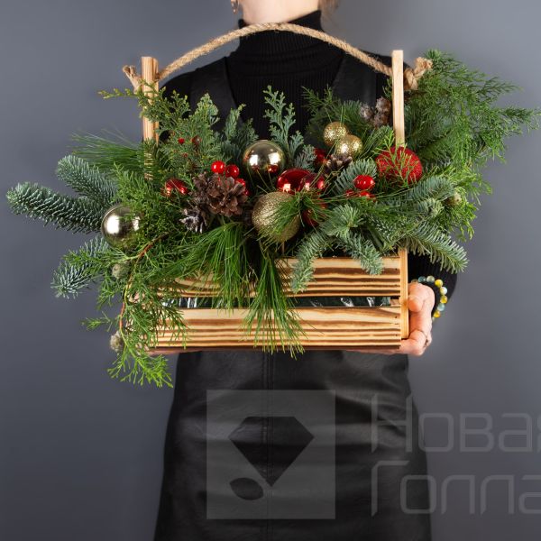 Композиция в деревянном ящике «Лесное Рождество»