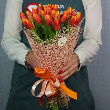 Букет 25 красно-рыжих Тюльпанов Букет 25 красно-рыжих Тюльпанов