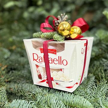 Конфеты Raffaello 150гр с зимним декором Конфеты Raffaello 150гр с зимним декором