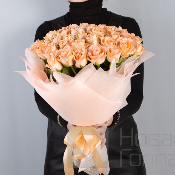 Букет 51 кремово-розовая роза Кения 40 см  в упаковке