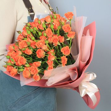 Букет 11 оранжевых кустовых роз Букет 11 оранжевых кустовых роз