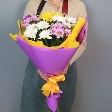 Букет 5 ромашковых хризантем ассорти Букет 5 ромашковых хризантем ассорти